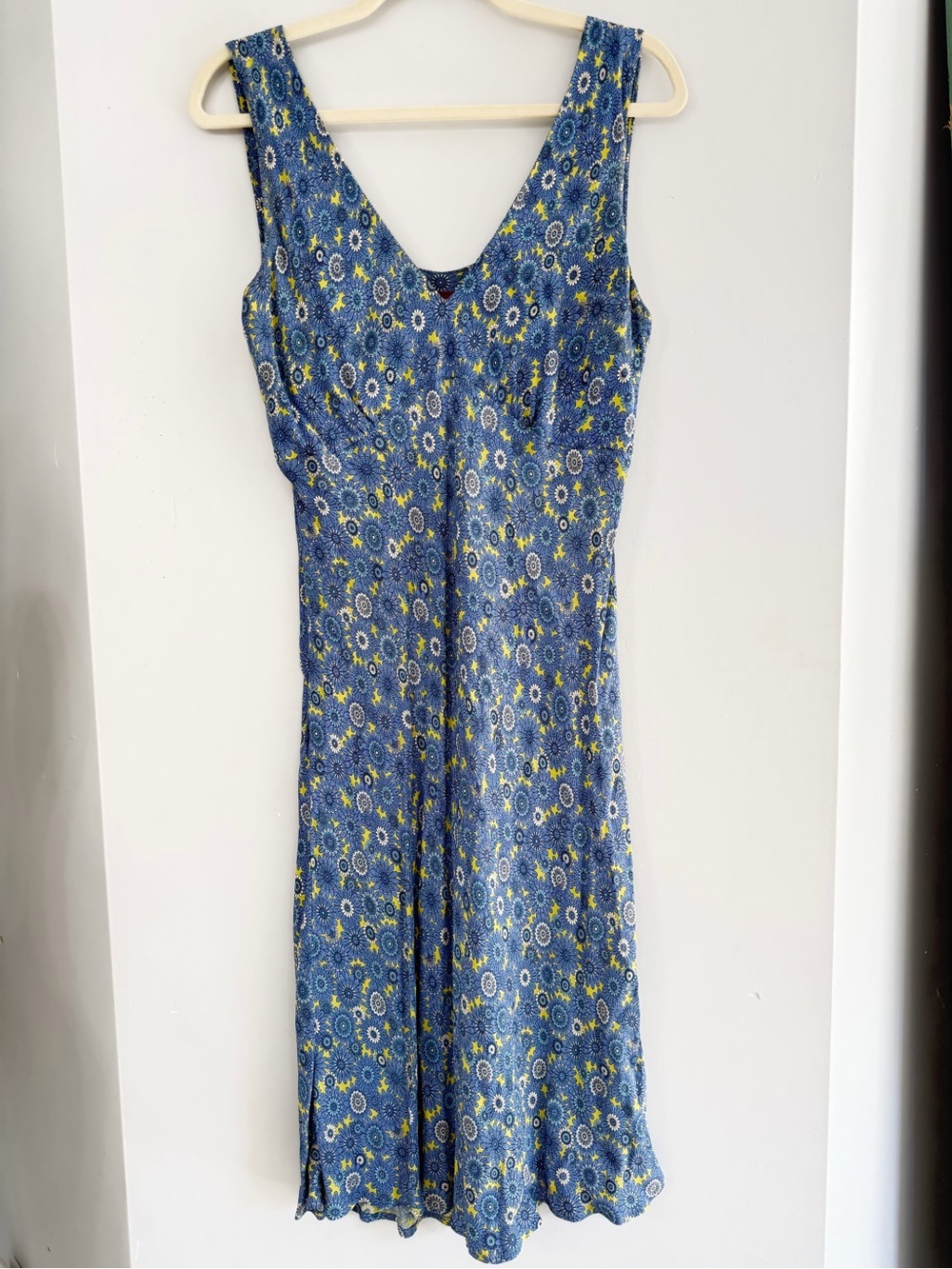 Salaam Women’s Medium/Large Blue and Yellow floral v-neck fit & flare midi dress